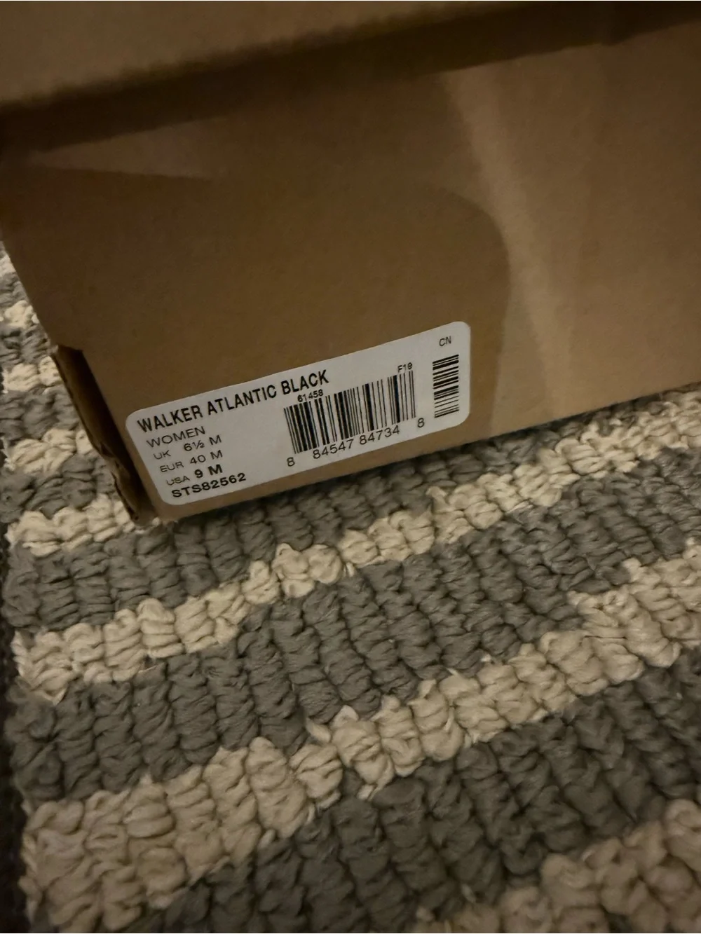 Sperry size black